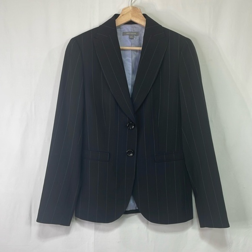 ✏️ Ann Taylor black wool pinstripe two button blazer
